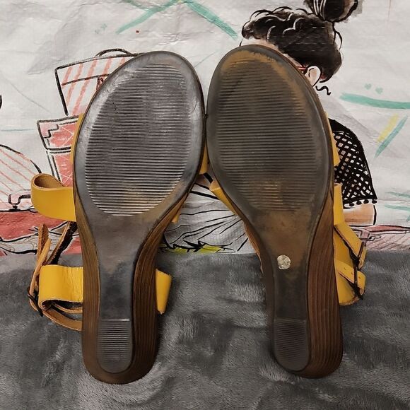 Seychelles Wide Strap Mini Wedge Heel Mustard Color Leather Ankle Sandals Size 6 - Picture 8 of 11